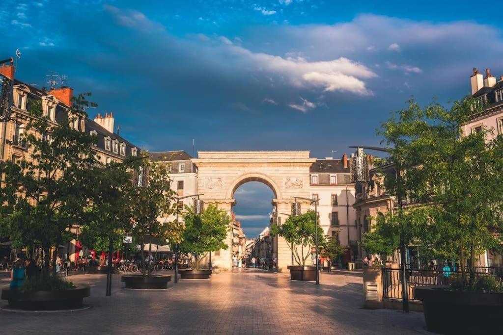 Апартаменты Le Coin Vintage - Familial - Hypercentre - Charme - Rent Immo Дижон Экстерьер фото